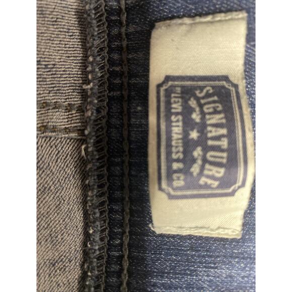 NEW Signature by Levi Strauss Totally Shaping Pull-On Capri Jeans – Size 10 W32 - Picture 4 of 5